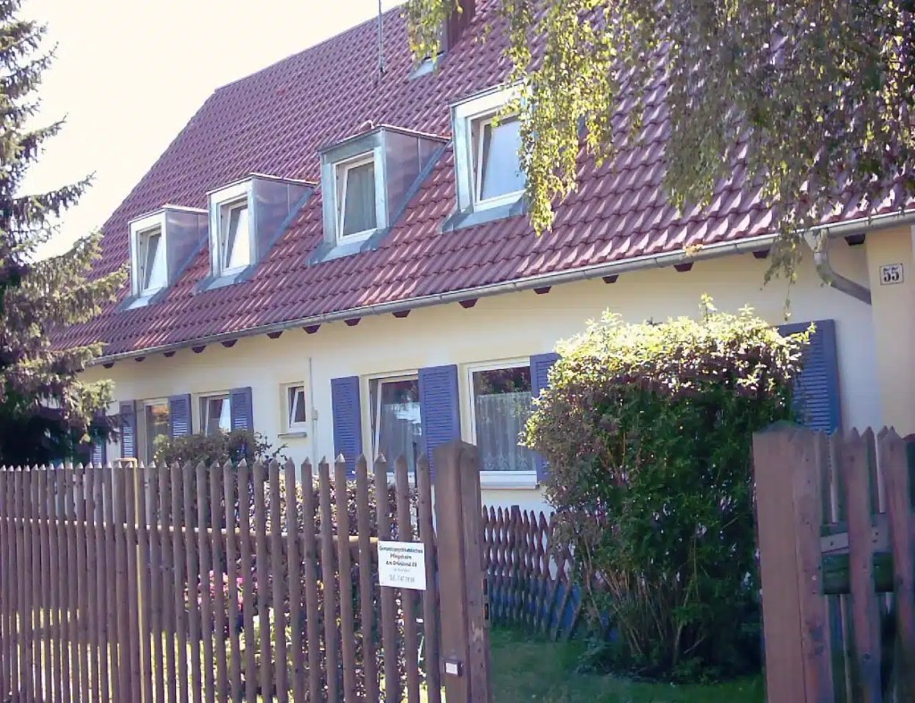 Haus am Grünland mit eingefriedetem Garten